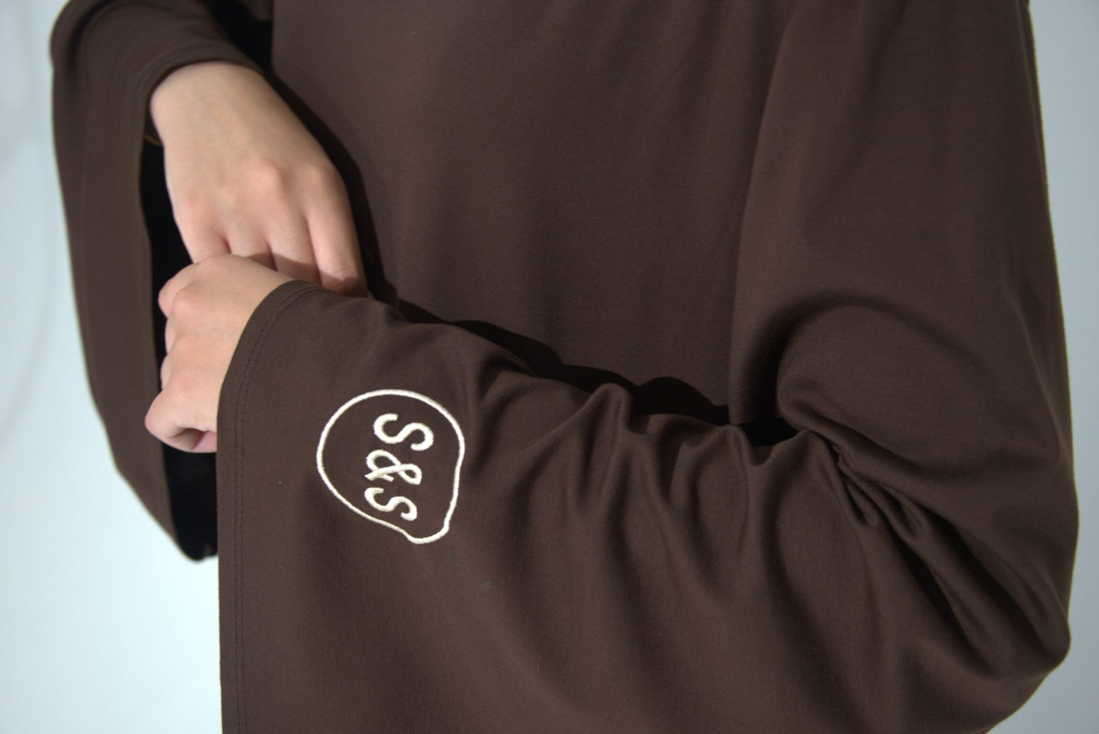 Abaya « Douceur Ébène » – Image 2
